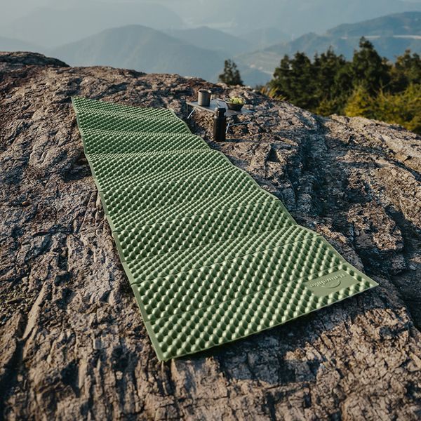 Килимок туристичний складаний одномісний IXPE Naturehike CNK2450WS044 з алюмінієвою плівкою, 195x60x1.8 см, оливковий